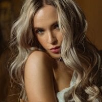 mikkixmeow's Avatar Pic