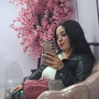 SharlotJones webcam model