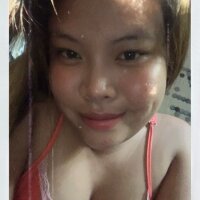 cumforme_oliviax's Offline Chat Room