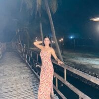 yanalove1215 webcam model