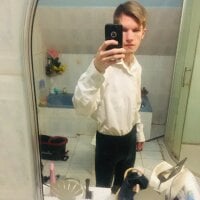 BoyTheKingHUN webcam