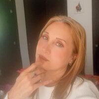 mymona's Offline Chat Room