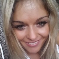 KisskissbeibXD's Offline Chat Room