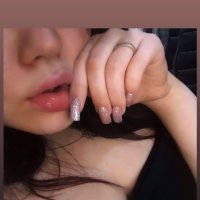 Viktoriiasikret's Offline Chat Room