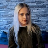 EmmaBIond's Offline Chat Room