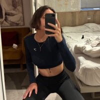 clarabloomyy webcam