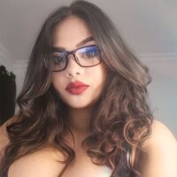 layla_squirthot's Offline Chat Room