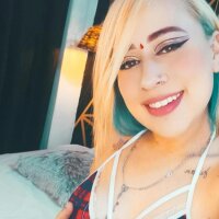 kiittyloovee's Offline Chat Room