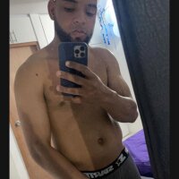 cheddybreezy32's Offline Chat Room