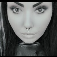 -BonnieBlack- naked in live sex video chat