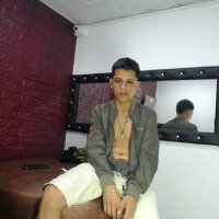 heros_tim_hot's Offline Chat Room