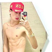 Stephan_18 Adlı Modelin Çevrimdışı Sohbet Odası