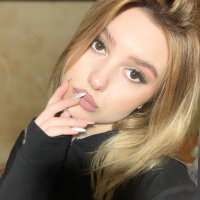 _EmilyMills' Offline Chat Room