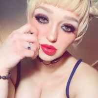 lizziehope's Offline Chat Room