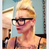 DaniDrake offline chatrum