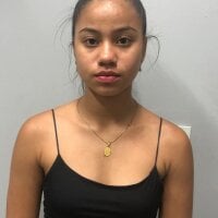 Khalifa_hilton's Offline Chat Room