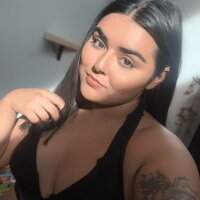 bigbootyval98's Offline Chat Room