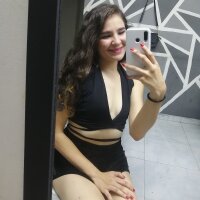 Leah13's Offline Chat Room