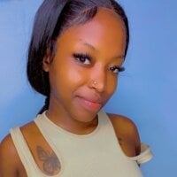 that_bitch_riri webcam model