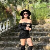 Queenlux6 webcam model