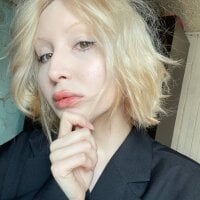 AngelaMoraIes' Offline Chat Room