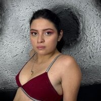 Xzatella webcam model