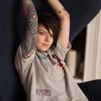 ElzaHot's Offline Chat Room