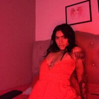 katalella_and_cristal's Offline Chat Room