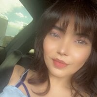 Moniqueluna69's Offline Chat Room