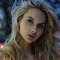 Velvessence webcam model