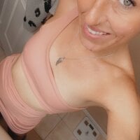 Hdsexybaby's Offline Chat Room