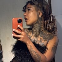 xbigpeach webcam model