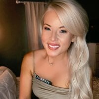 EllaSnow's Avatar Pic