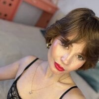 MedeaQueen webcam