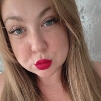 BritishAimeeBBW webcam