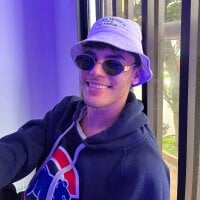 liam_genner_ webcam