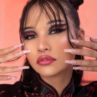 carolinegrayy webcam model