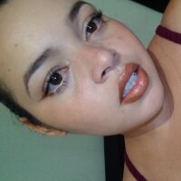 VeruzcaSmith Adlı Modelin Çevrimdışı Sohbet Odası