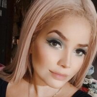 agnesasher Adlı Modelin Çevrimdışı Sohbet Odası