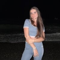 DawnReeves webcam model