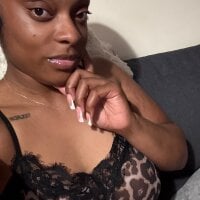 CurvyPrincessNae model avatar