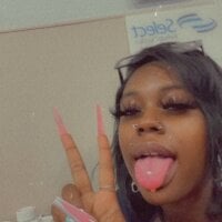 Vondavinci Adlı Modelin Çevrimdışı Sohbet Odası