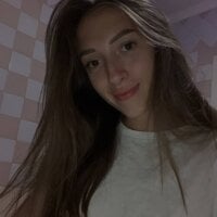 SweetVikki webcam model