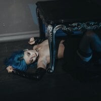 Niko_Blue Adlı Modelin Çevrimdışı Sohbet Odası