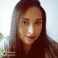 LeylaThompson Adlı Modelin Çevrimdışı Sohbet Odası