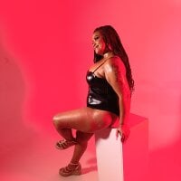 DaphneeGlow webcam model