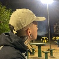 sk8_boy1 webcam