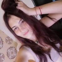 Roxxy2021's Offline Chat Room