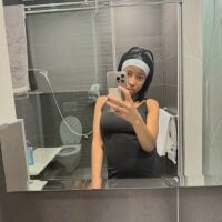 Michelchellyxx09 webcam model