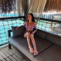 sweetmiaaa's Offline Chat Room